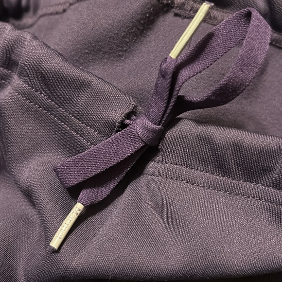 Marmot Purple Fleece with Green Trim ⭐️ - Picture 3 of 7